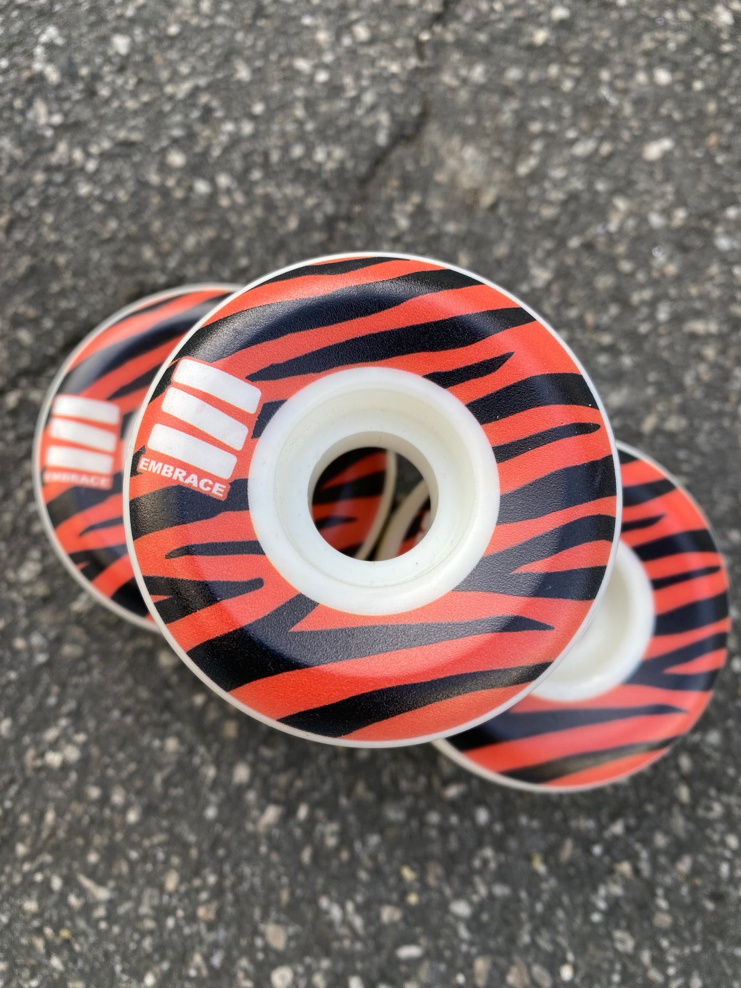 TIGER - WHITE 56mm - BLACK 53mm
